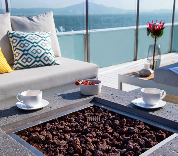 Elementi Manhattan gas fire pit table 3